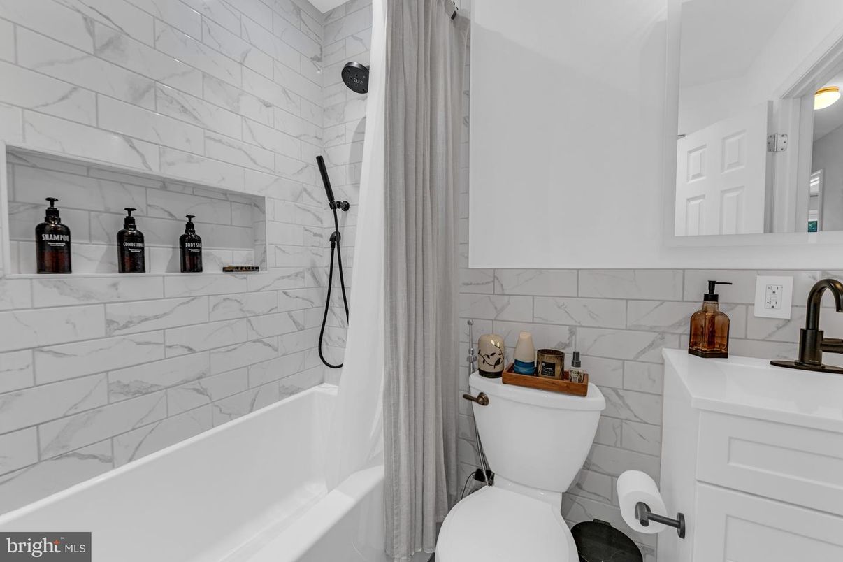 Bathroom, Interior, Marble Walls