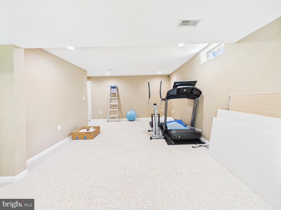 Fitness Equipment, Interior, Recessed Lighting
