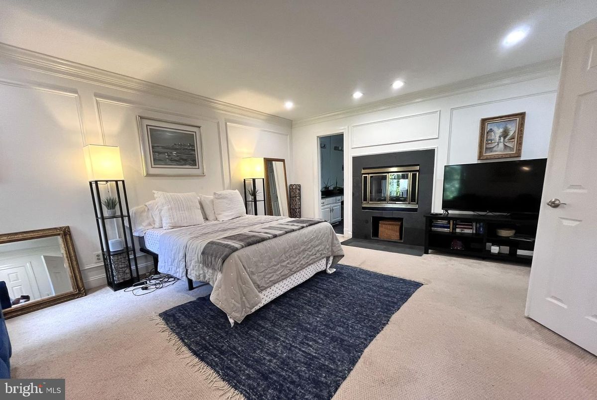 Bedroom, Fireplace, Interior, Recessed Lighting