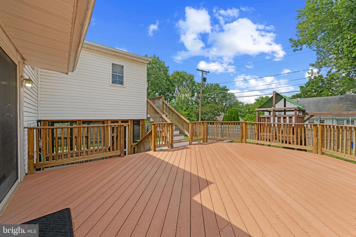 Exterior, Wood Texture Flooring