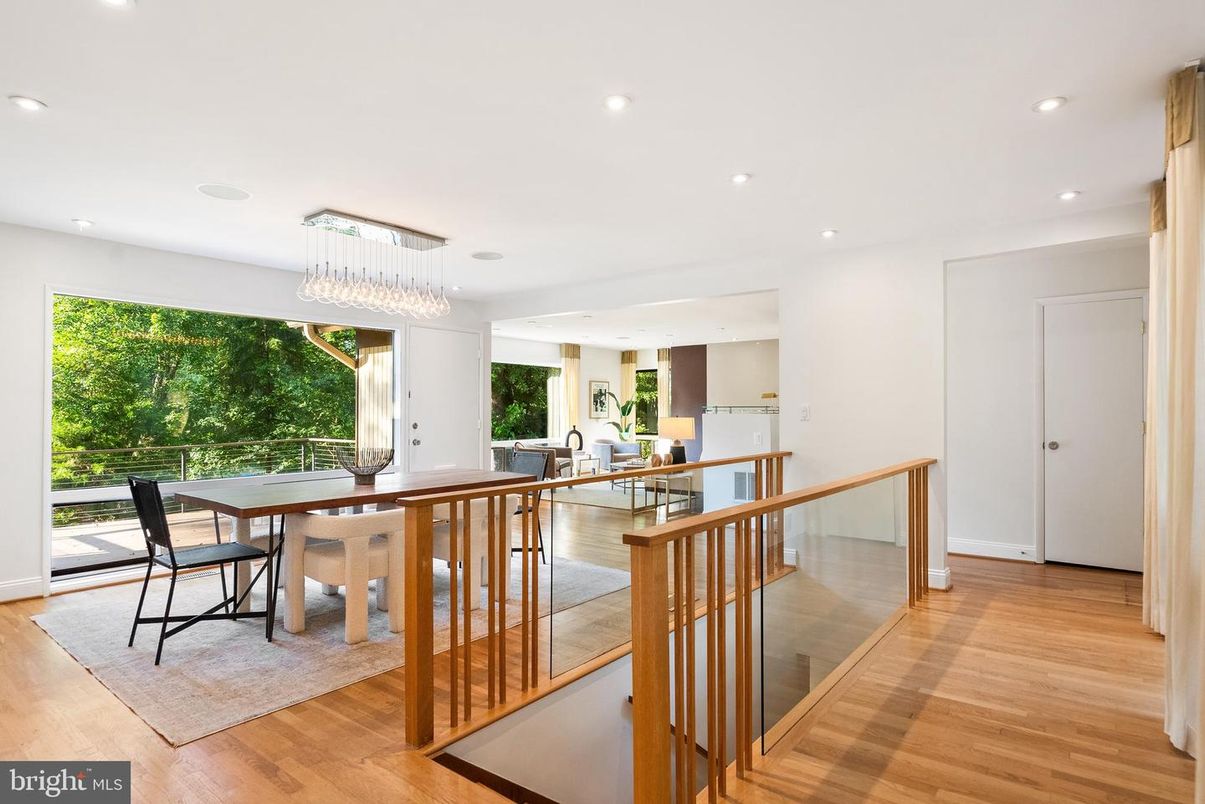 Chandelier, Dining room, Interior, Recessed Lighting, Wood Texture Flooring