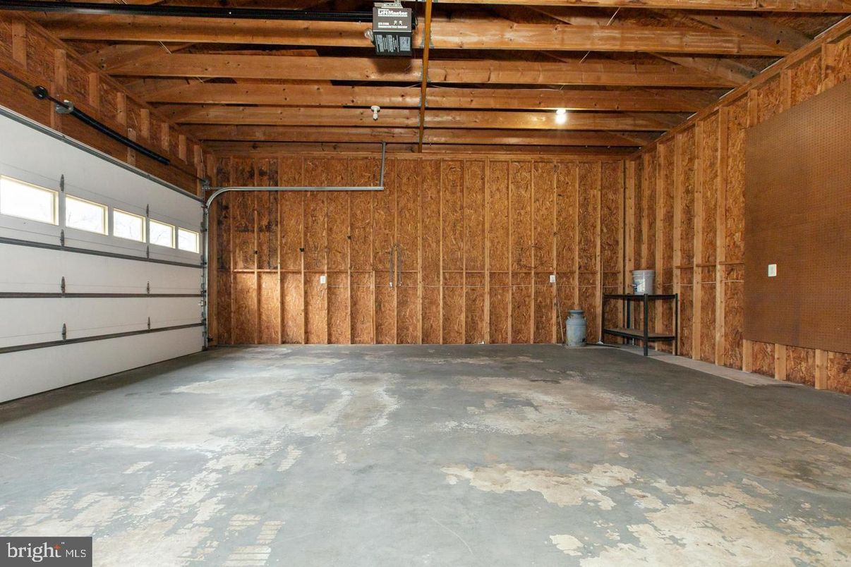 Garage, Interior, Wooden Beams, Wooden Walls