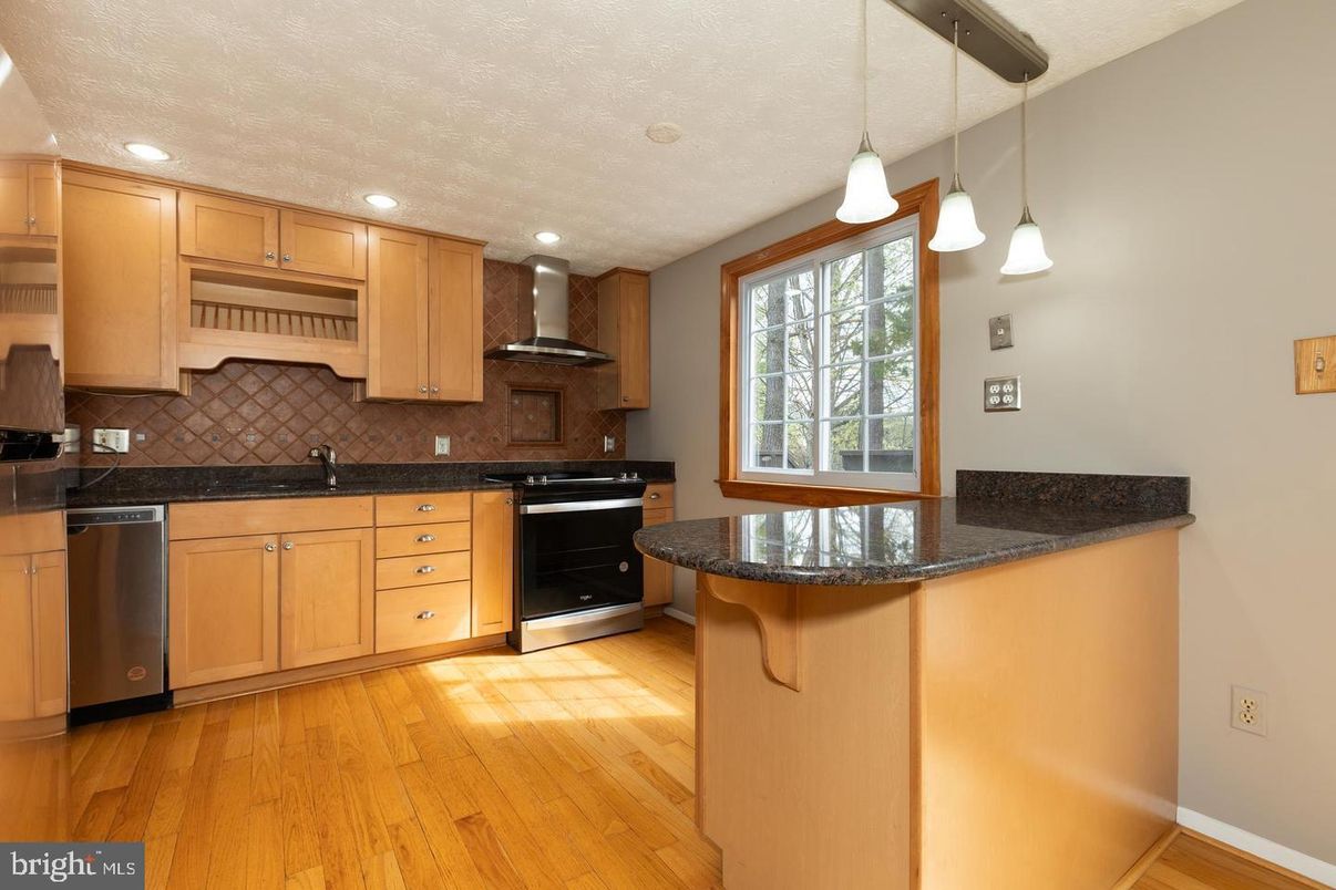 Interior, Kitchen, Pendant Lights, Recessed Lighting, Wood Texture Flooring