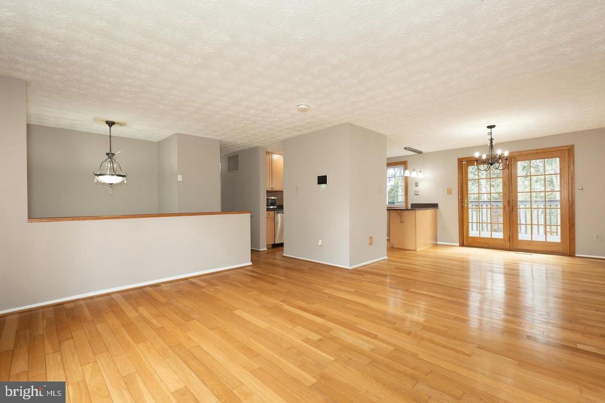 Chandelier, Empty room, Interior, Pendant Lights, Wood Texture Flooring
