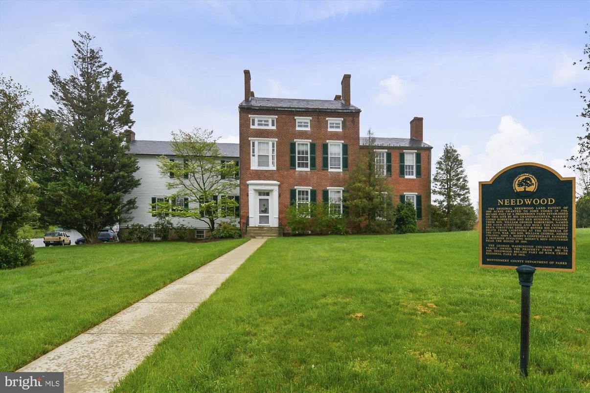 Backyard, Exterior, Facade, Brick Facade, Georgian