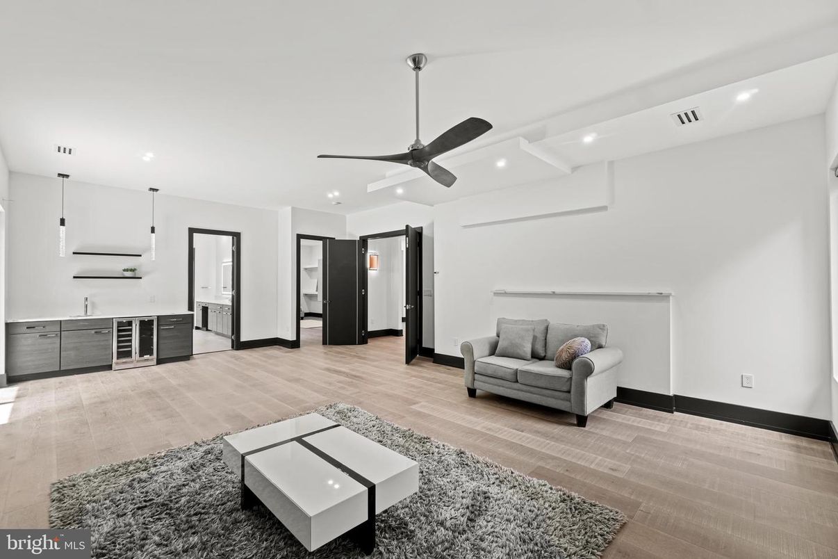 Interior, Pendant Lights, Recessed Lighting, Wood Texture Flooring