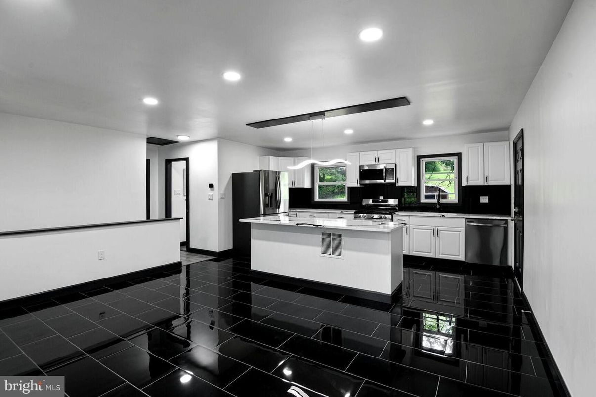 Interior, Kitchen, Pendant Lights, Recessed Lighting, Stainless Steel Appliances