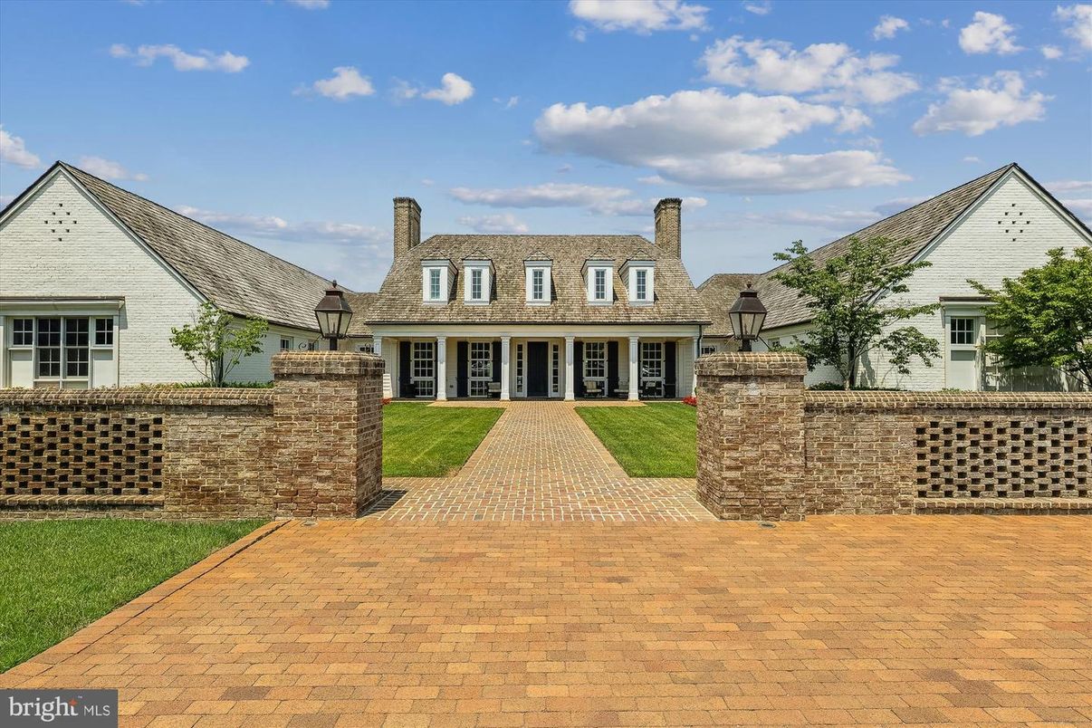 Exterior, Facade, Cape Cod