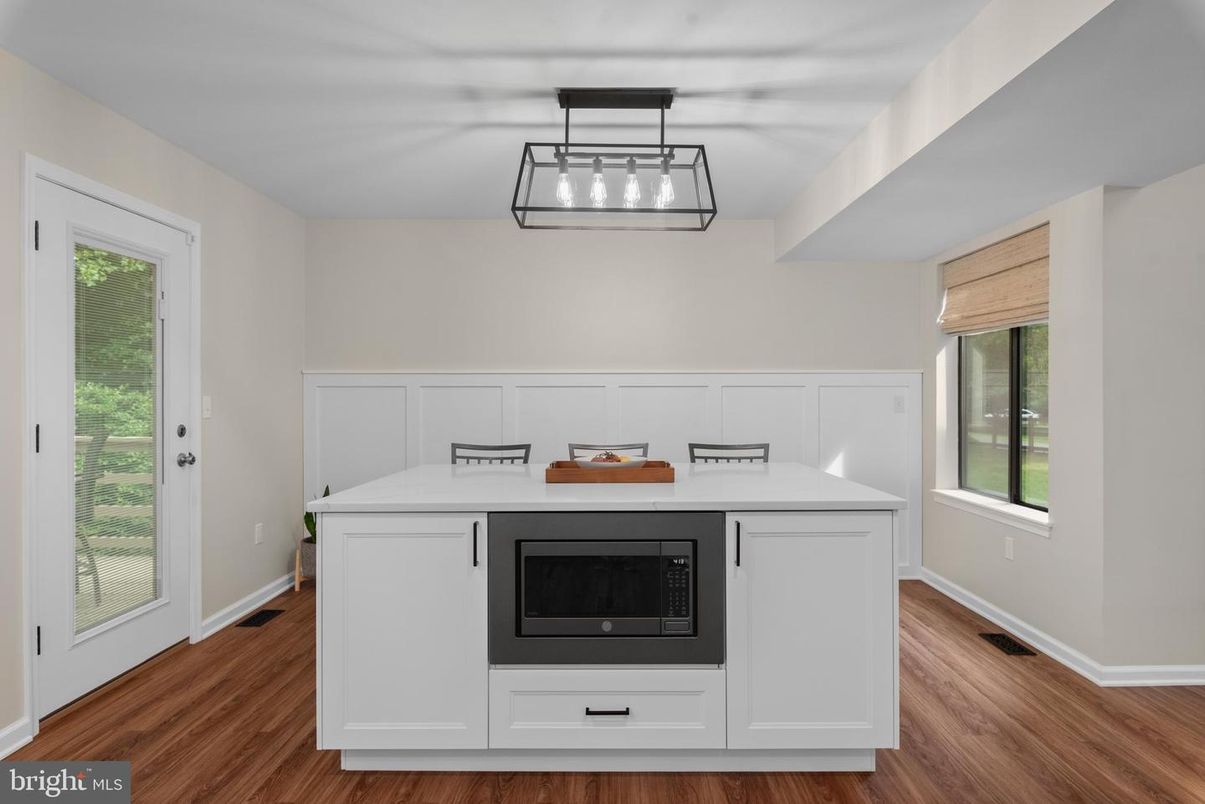 Interior, Kitchen, Pendant Lights, Wood Texture Flooring