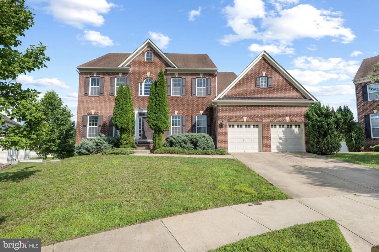 Attached, Exterior, Facade, Brick Facade, Brick Traditional