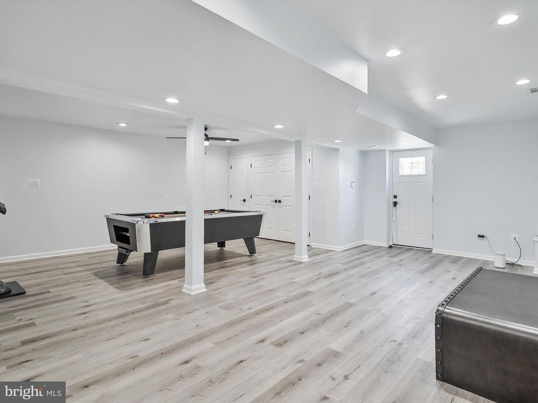 Billiard Table, Game Room, Interior, Recessed Lighting, Wood Texture Flooring