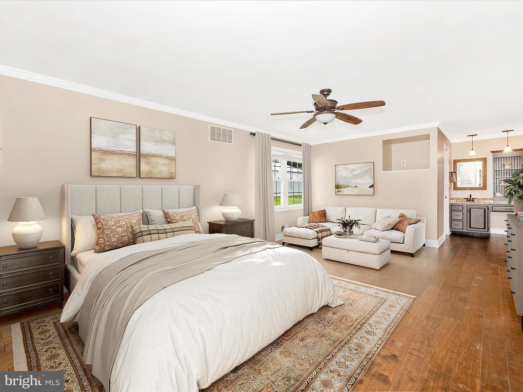 Bedroom, Interior, Pendant Lights, Wood Texture Flooring