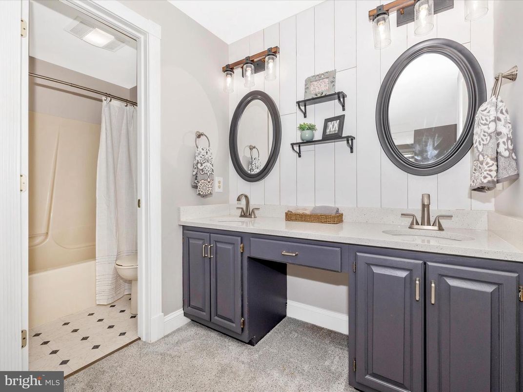 Bathroom, Dual Sink Vanities, Interior