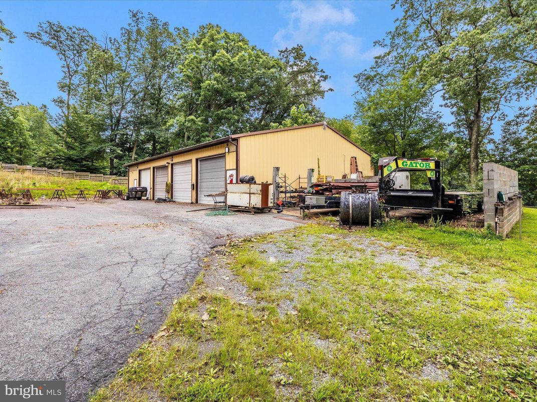 Backyard, Detached Garage, Exterior