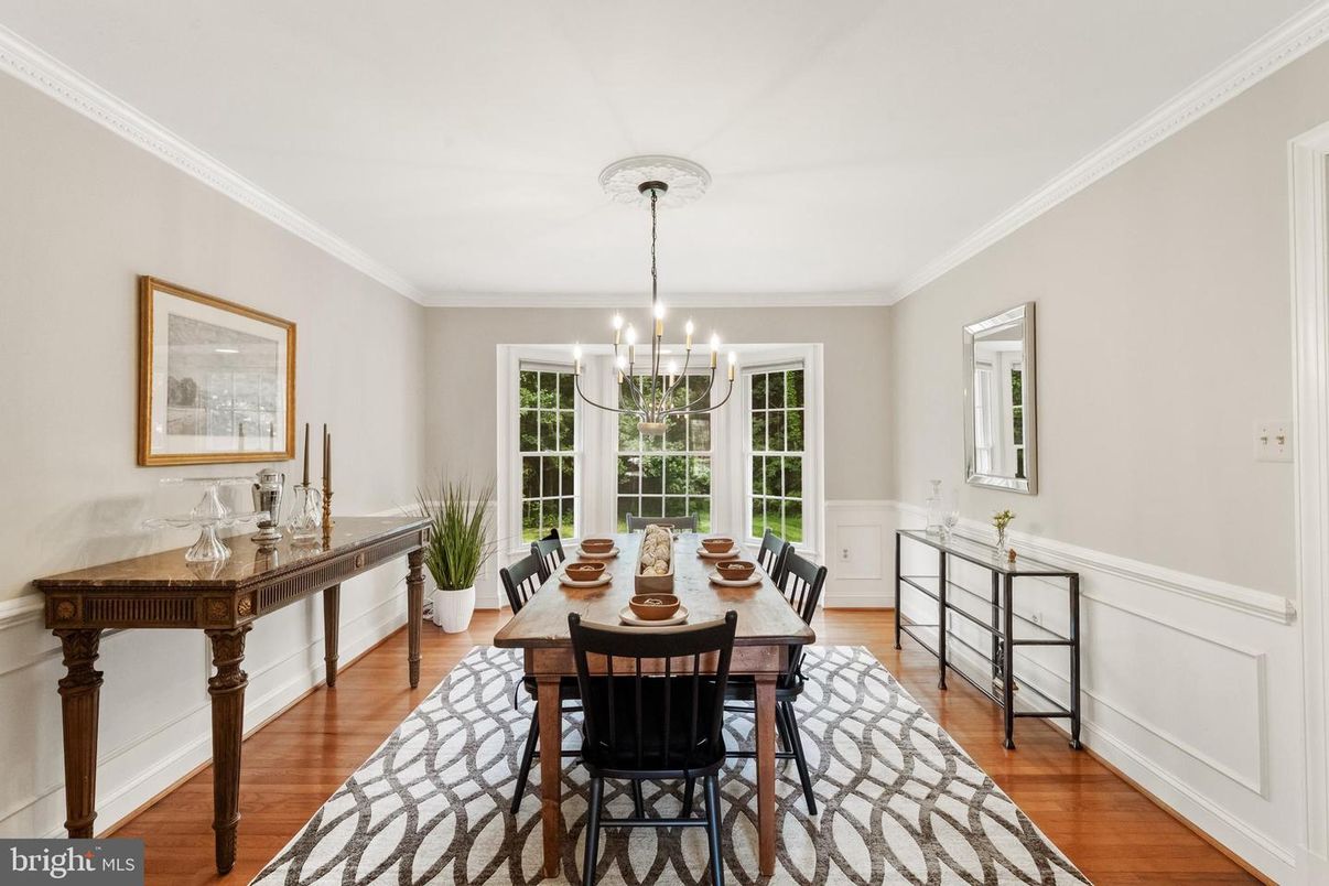 Chandelier, Dining room, Interior, Wood Texture Flooring