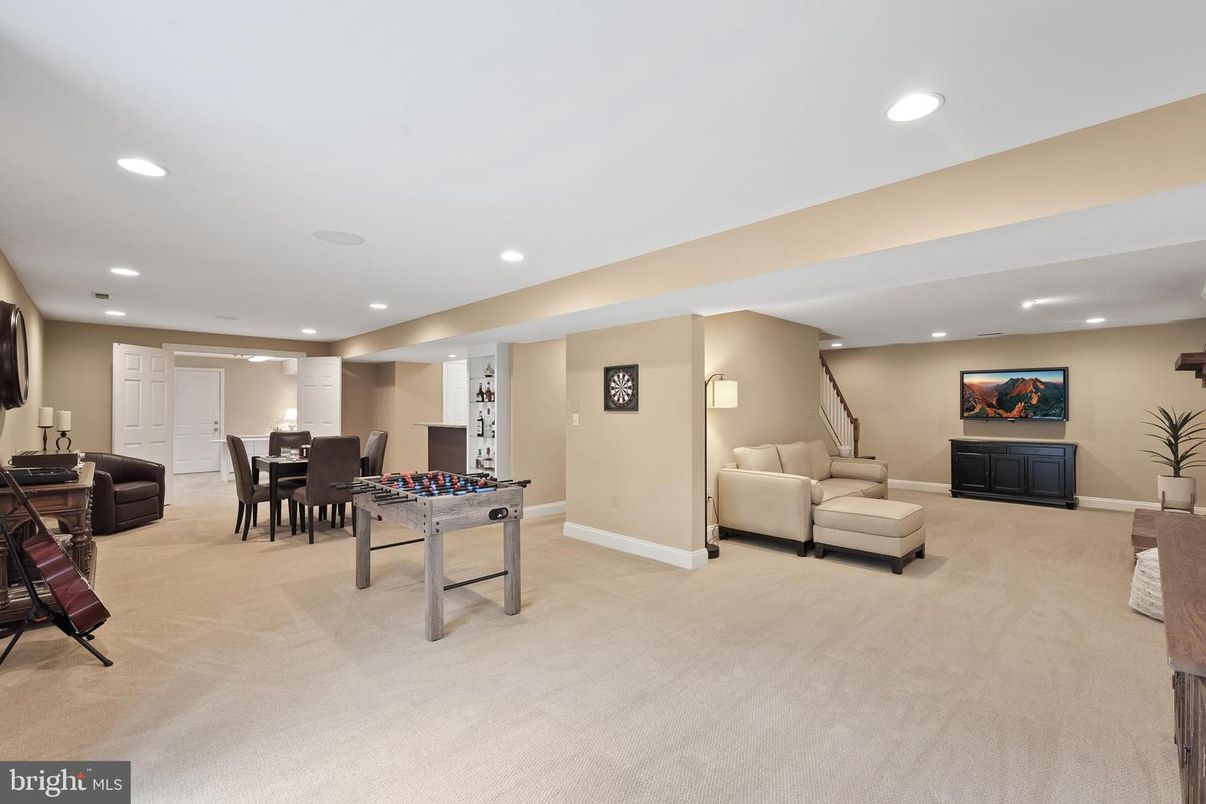 Dining room, Game Room, Interior, Recessed Lighting