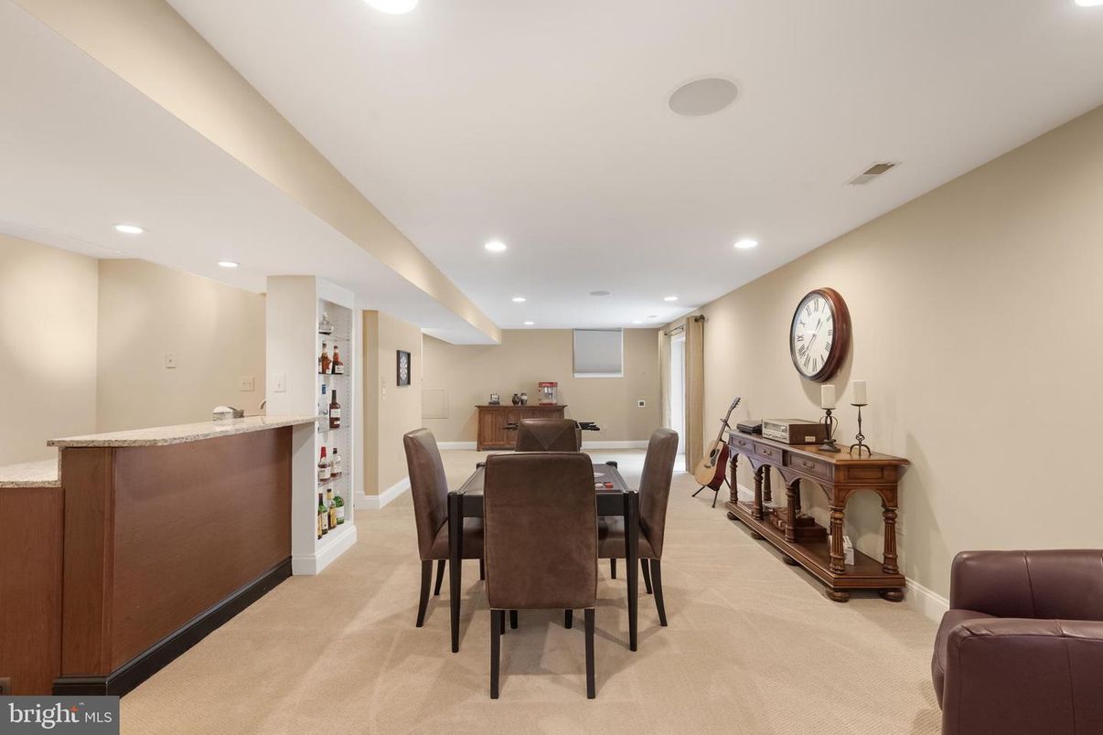 Dining room, Interior, Recessed Lighting