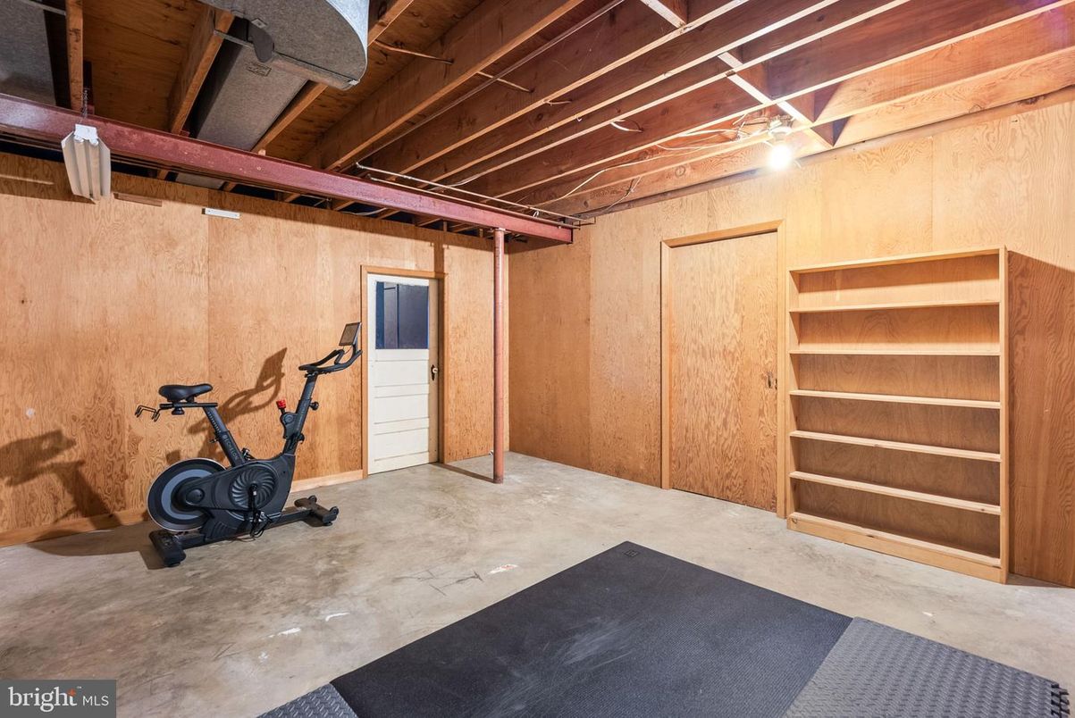 Fitness Equipment, Interior, Wooden Beams, Wooden Ceilings, Wooden Walls