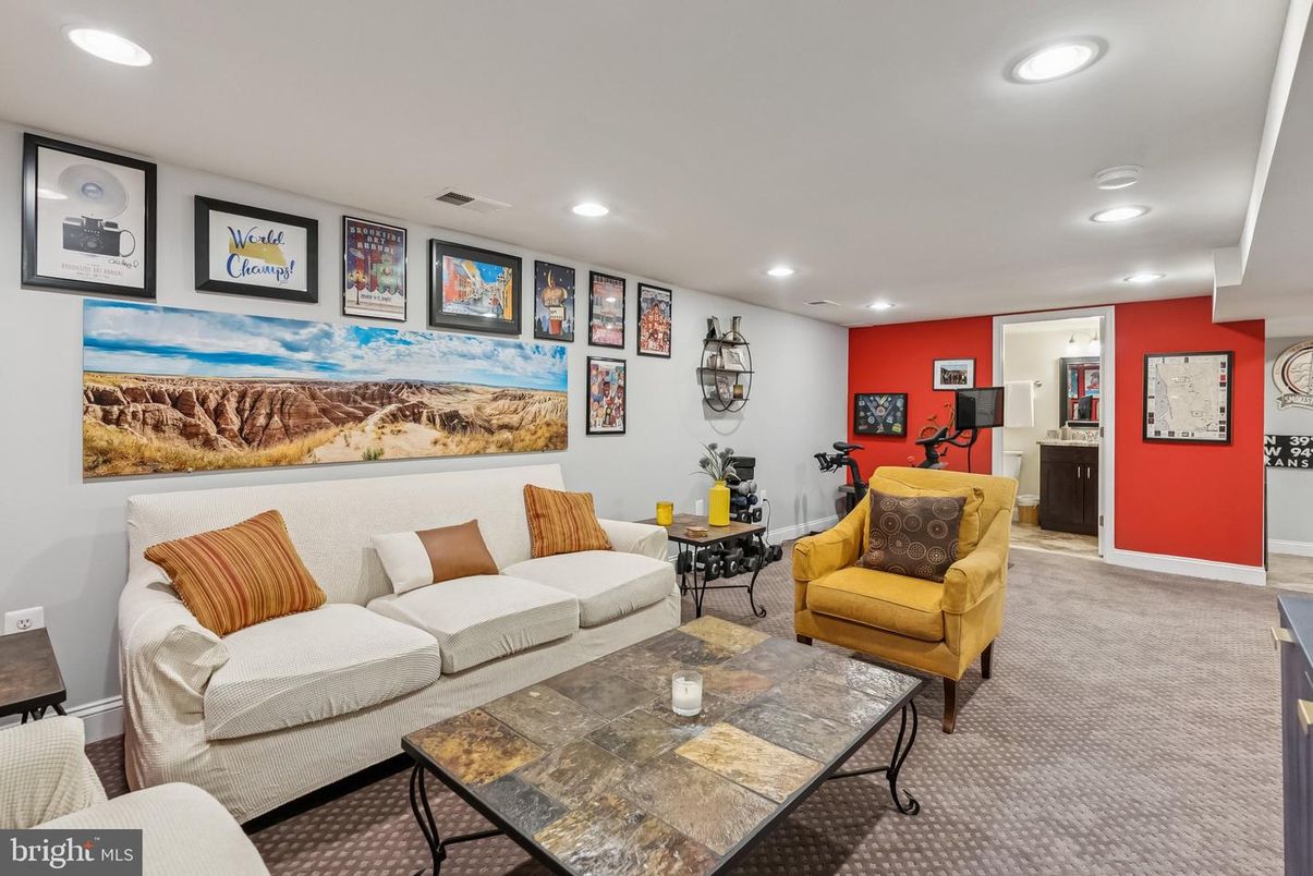Fitness Equipment, Interior, Living room, Recessed Lighting