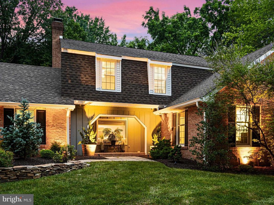 Exterior, Facade, Brick Facade, Split Level