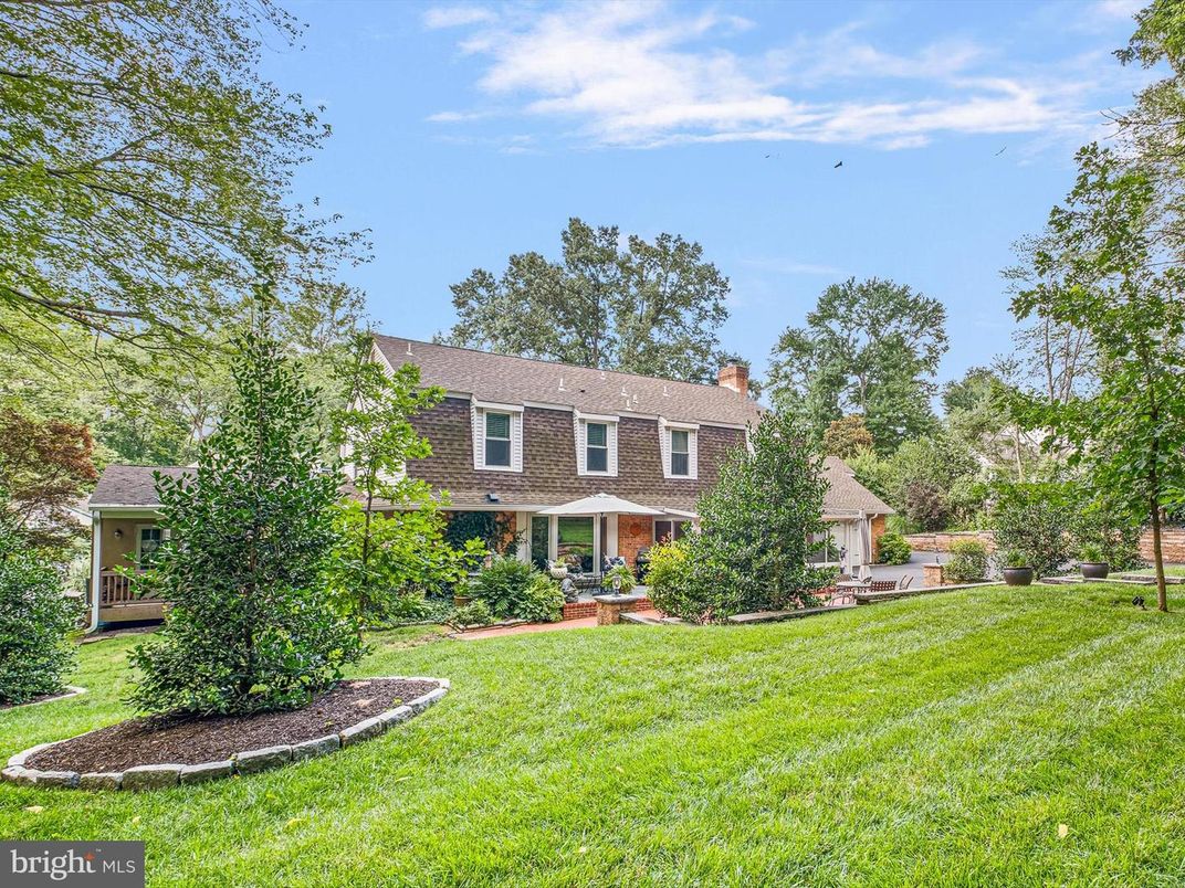 Backyard, Exterior, Facade, Brick Facade, Georgian