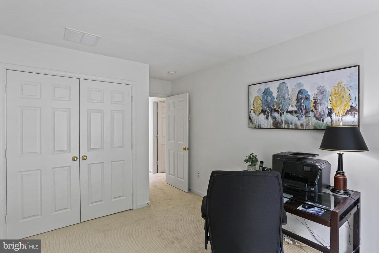 Home Office, Interior