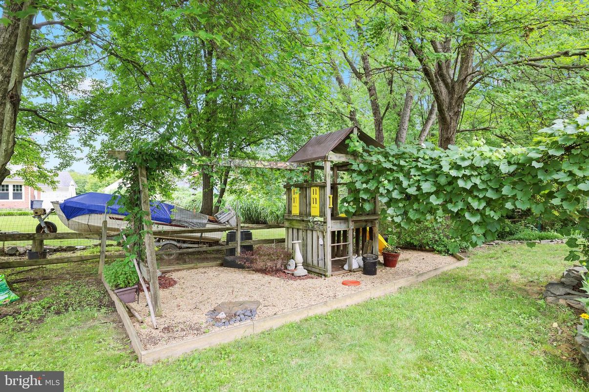 Backyard, Exterior, Playground