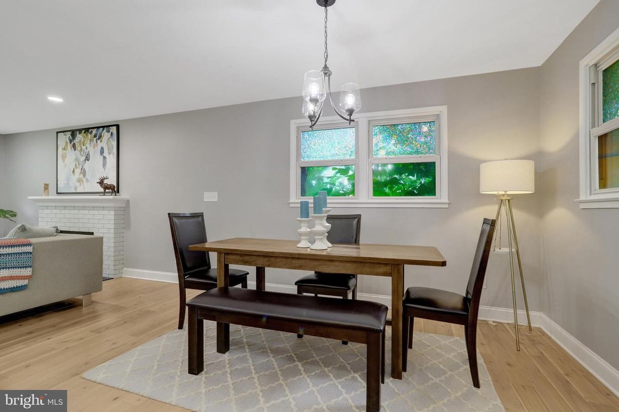 Dining room, Fireplace, Interior, Pendant Lights, Recessed Lighting, Wood Texture Flooring