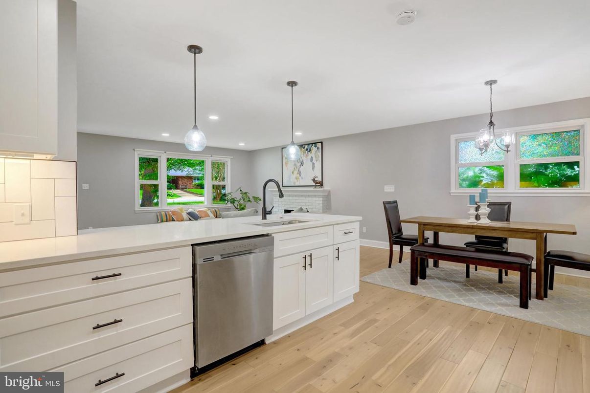 Dining room, Interior, Kitchen, Pendant Lights, Recessed Lighting, Stainless Steel Appliances, Wood Texture Flooring