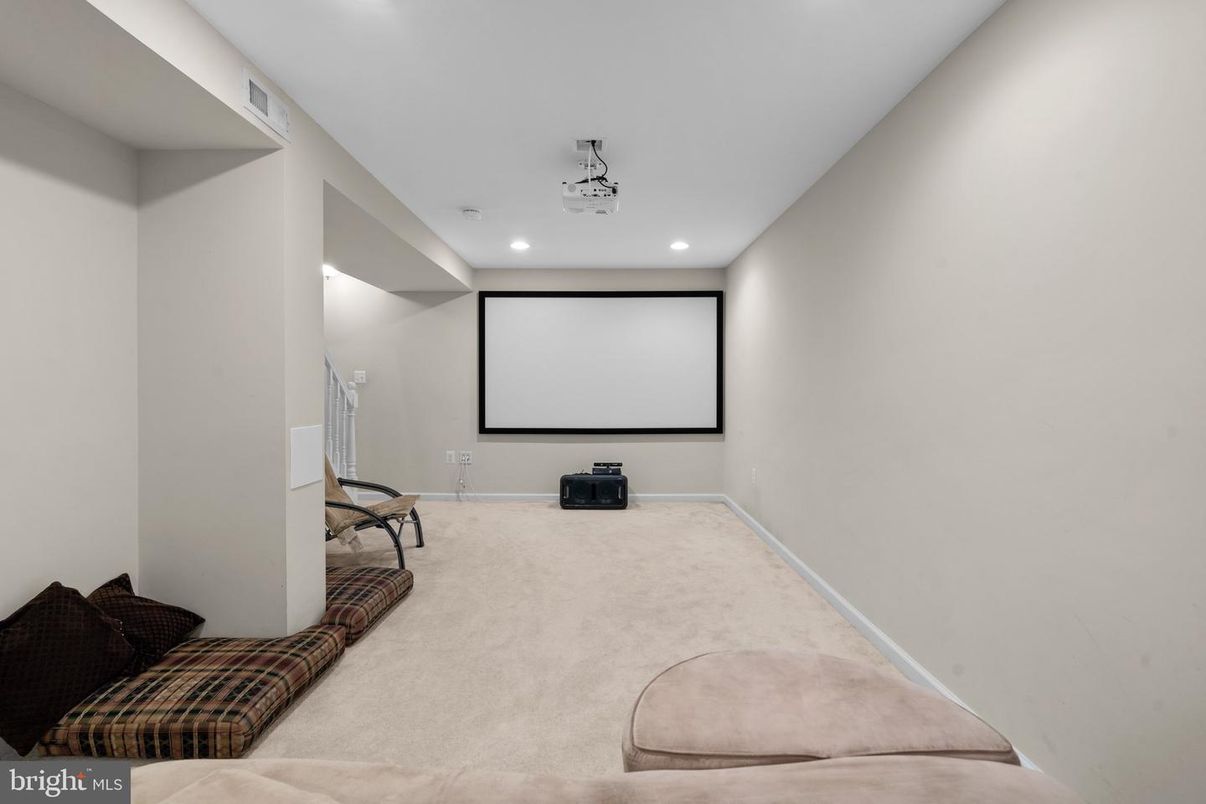 Interior, Projection Screen, Recessed Lighting