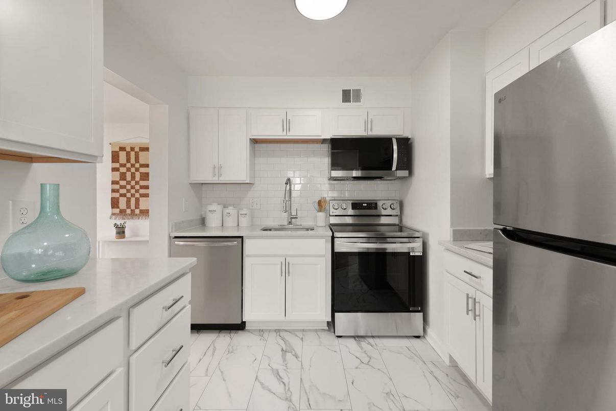 Interior, Kitchen, Marble, Stainless Steel Appliances