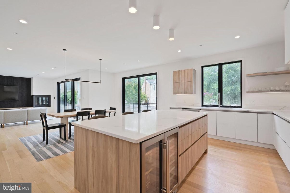 Dining room, Interior, Kitchen, Pendant Lights, Recessed Lighting, Wood Texture Flooring