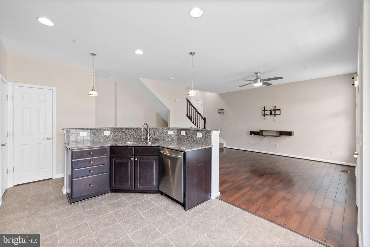 Interior, Pendant Lights, Recessed Lighting, Wood Texture Flooring