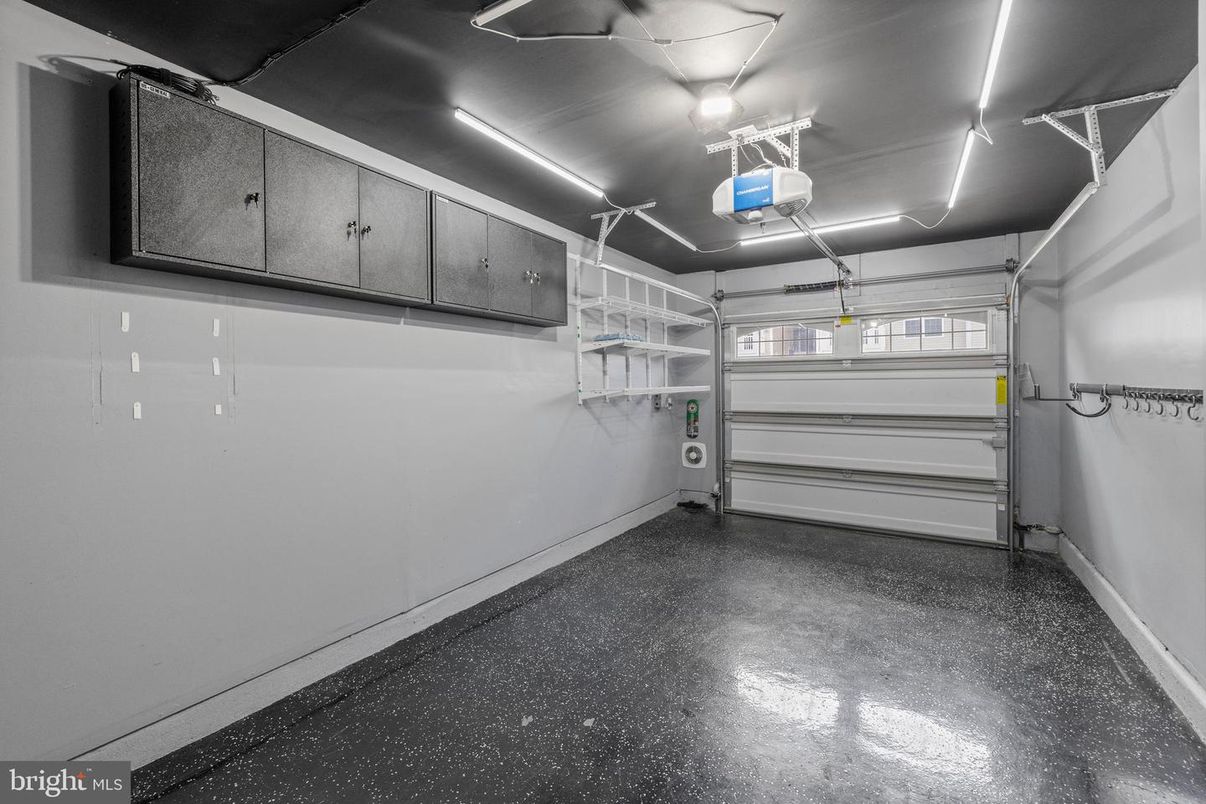 Garage, Interior