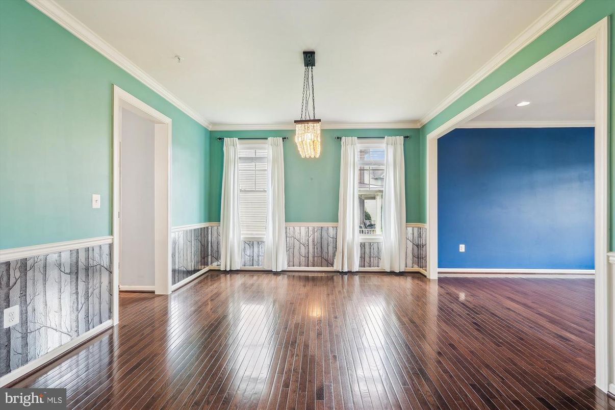 Chandelier, Empty room, Interior, Recessed Lighting, Wood Texture Flooring