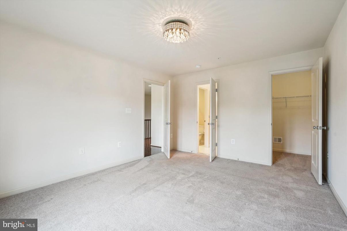 Chandelier, Empty room, Interior