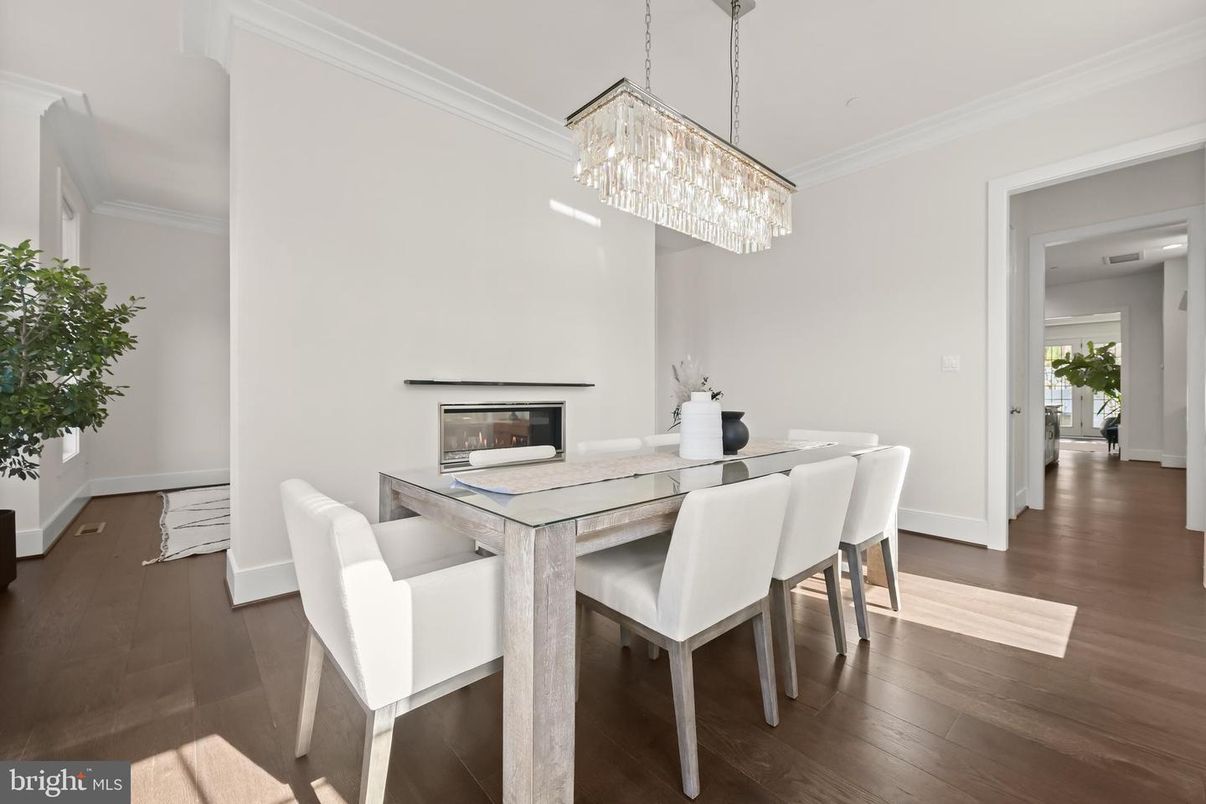 Chandelier, Dining room, Fireplace, Interior, Wood Texture Flooring
