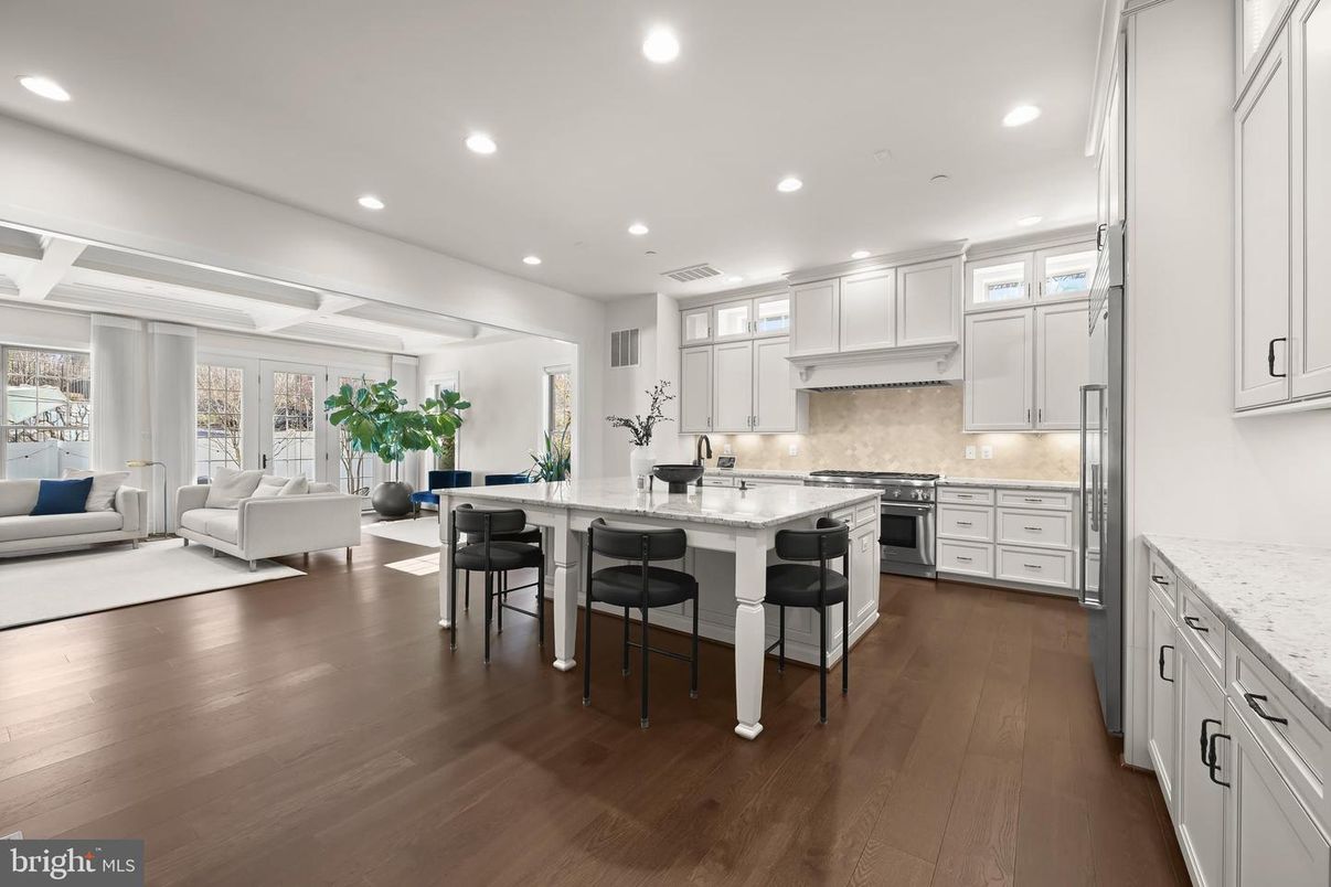 Interior, Kitchen, Living room, Recessed Lighting, Wood Texture Flooring