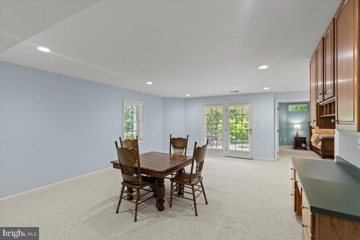 Dining room, Interior, Recessed Lighting