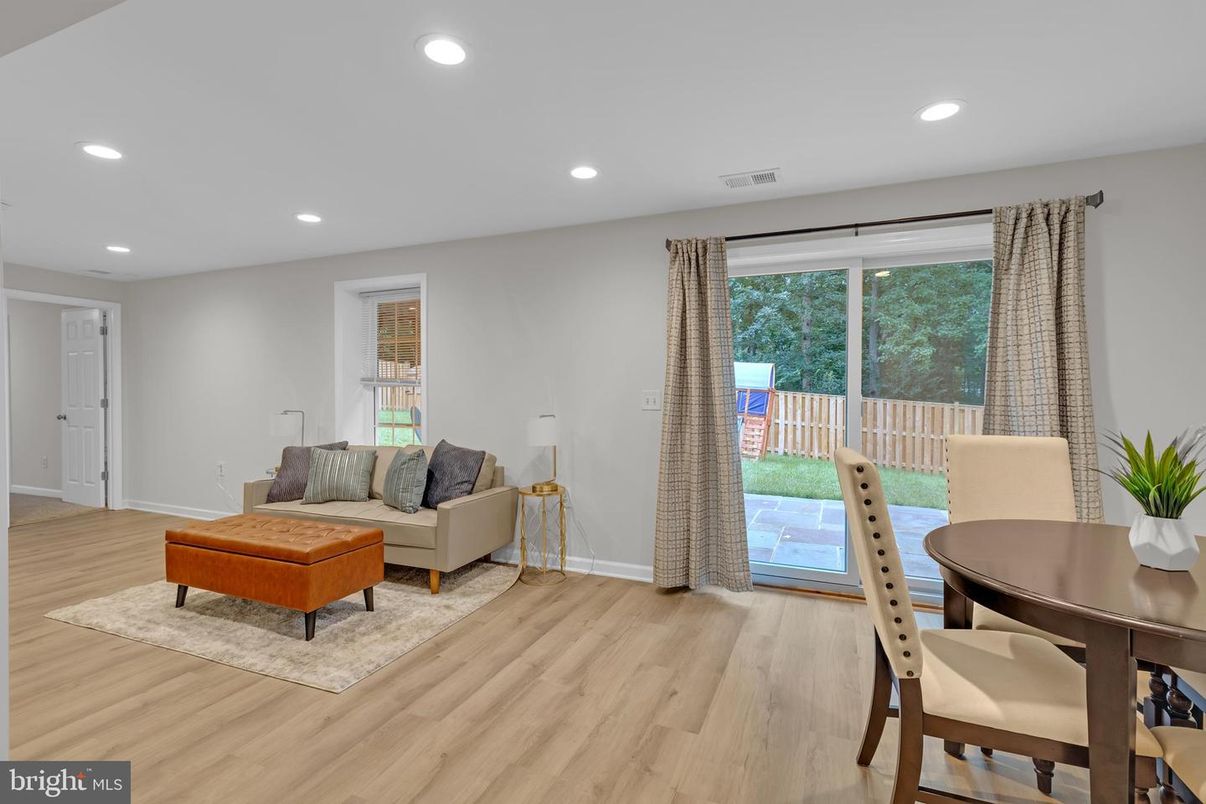 Dining room, Interior, Living room, Recessed Lighting, Wood Texture Flooring