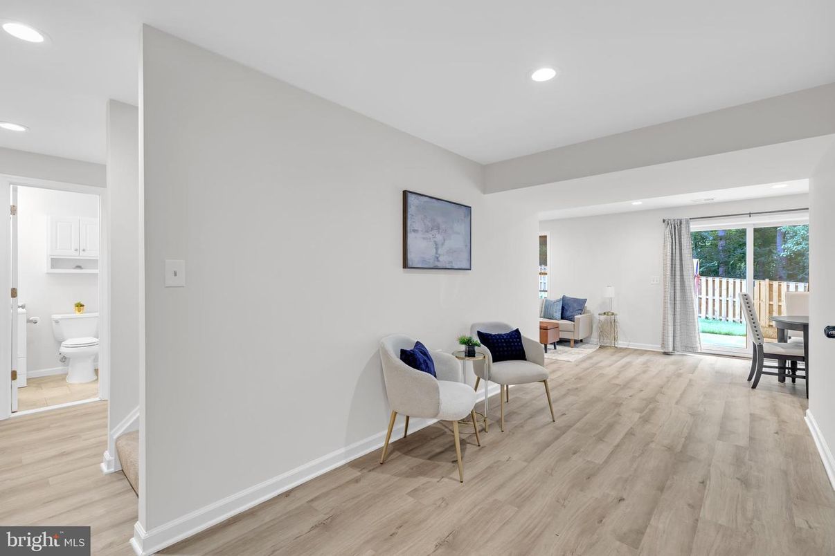 Bathroom, Interior, Recessed Lighting, Wood Texture Flooring