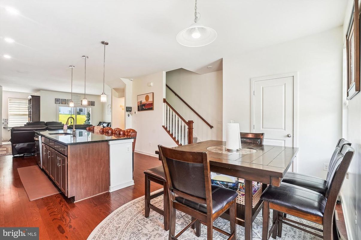 Dining room, Interior, Kitchen, Pendant Lights, Recessed Lighting, Wood Texture Flooring