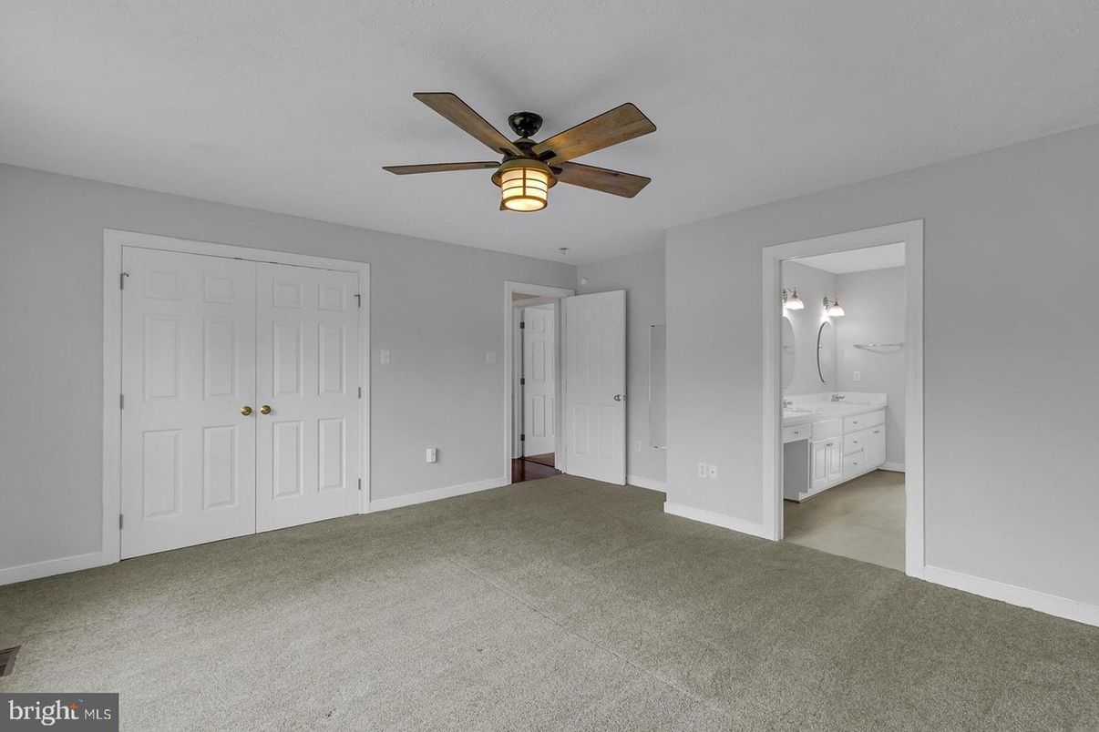 Bathroom, Empty room, Interior