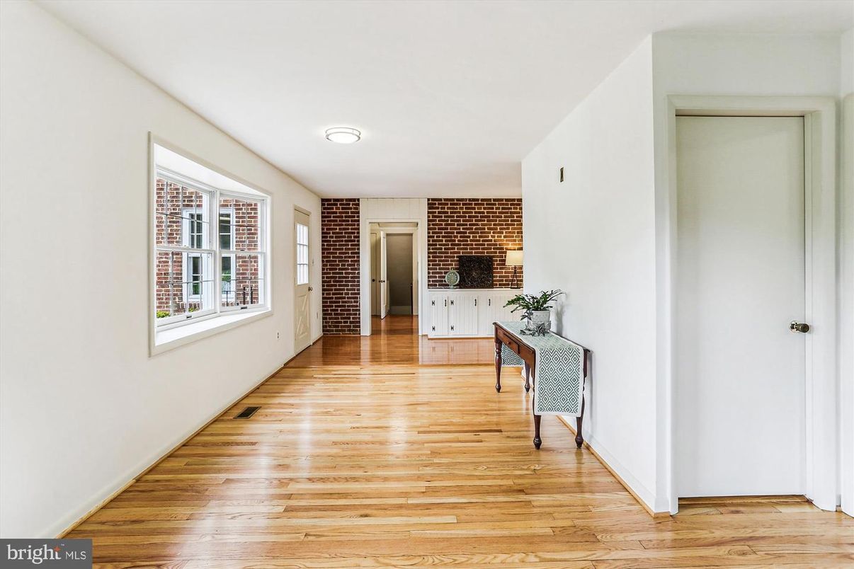 Empty room, Interior, Recessed Lighting, Stone Walls, Wood Texture Flooring