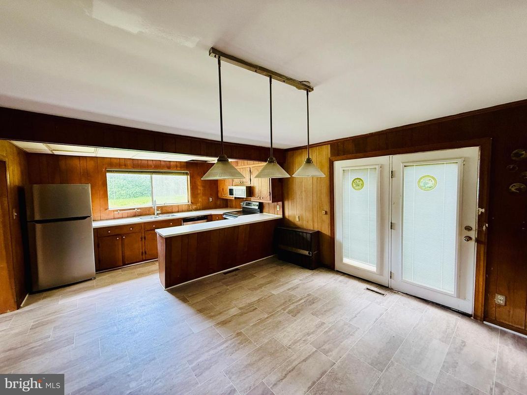 Interior, Kitchen, Pendant Lights, Wood Texture Flooring