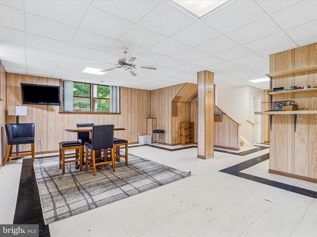 Dining room, Interior, Recessed Lighting, Wooden Walls