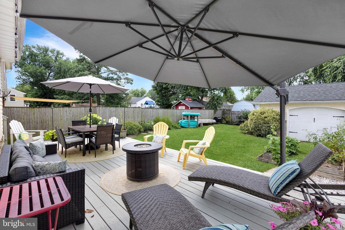 Backyard, Detached Garage, Exterior