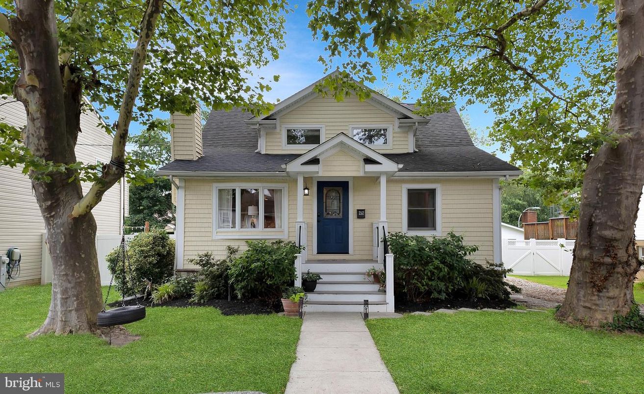 Exterior, Facade, Cape Cod