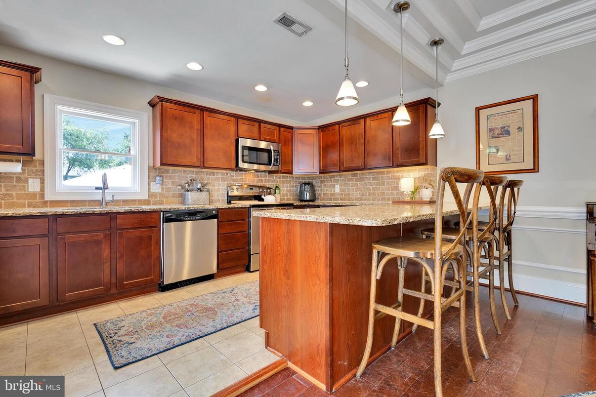 Interior, Kitchen, Pendant Lights, Recessed Lighting, Stainless Steel Appliances