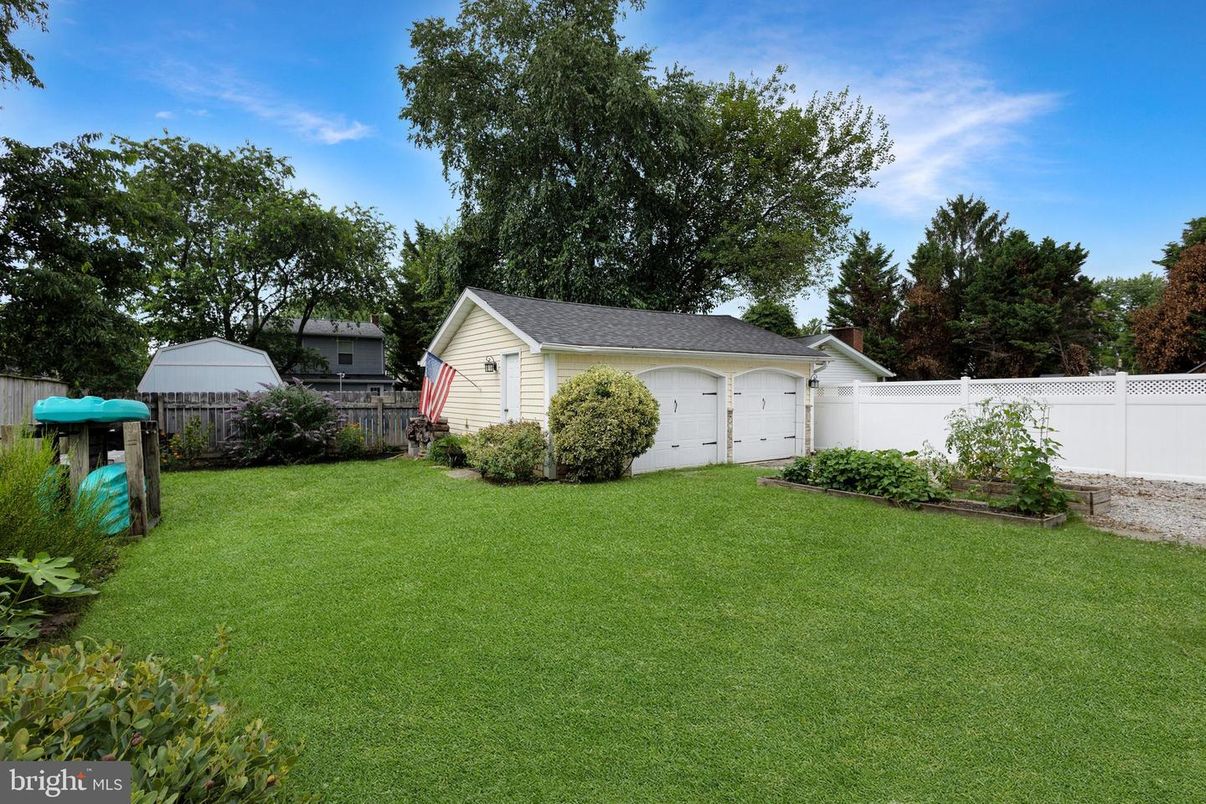 Backyard, Detached Garage, Exterior